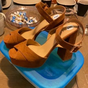 Brown strappy sandal heels NWOT